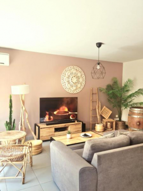 AppartCosy Emplacement Idéal avec Terrasse & Parking Privé